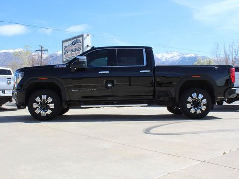 Used 2024 GMC Sierra 3500 Denali w/ Denali Reserve Package AWD/4WD image 79