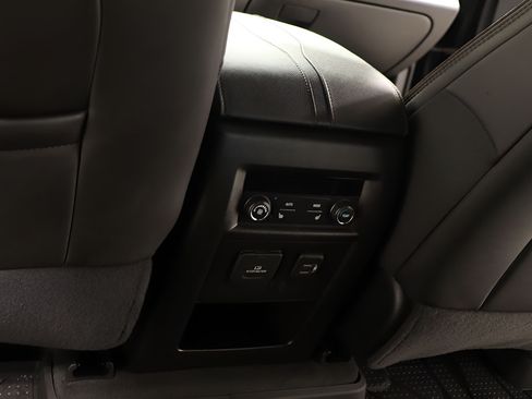 Used 2023 Chevrolet Traverse High Country w/ LPO, Cargo Package AWD/4WD image 27