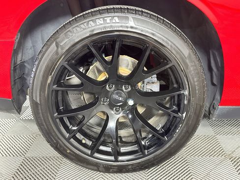 Used 2016 Dodge Challenger SXT RWD image 26