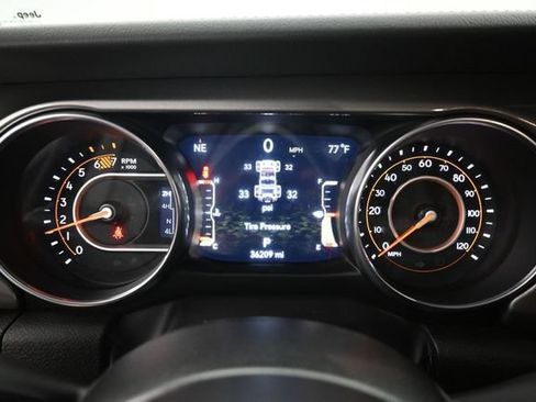 Used 2023 Jeep Wrangler Unlimited Sahara w/ Cold Weather Group AWD/4WD image 12