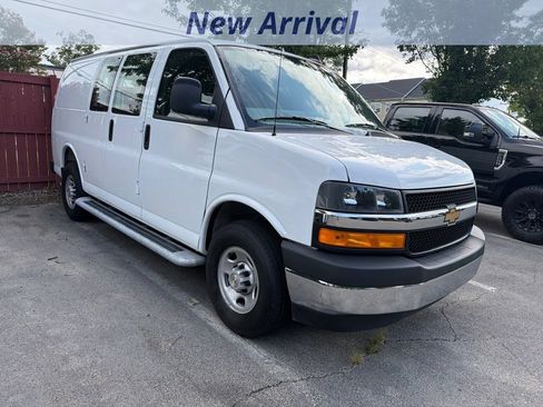 Used 2025 Chevrolet Express 2500 w/ Driver Convenience Package RWD image 2