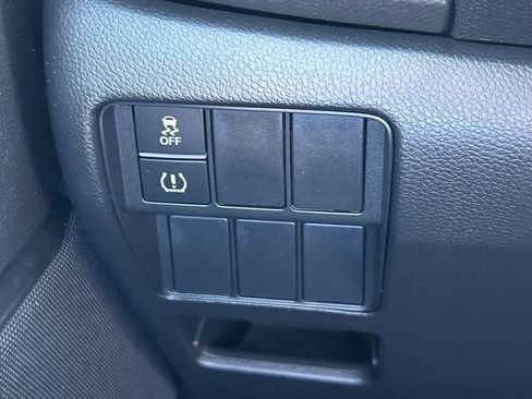 Used 2017 Honda CR-V LX image 25