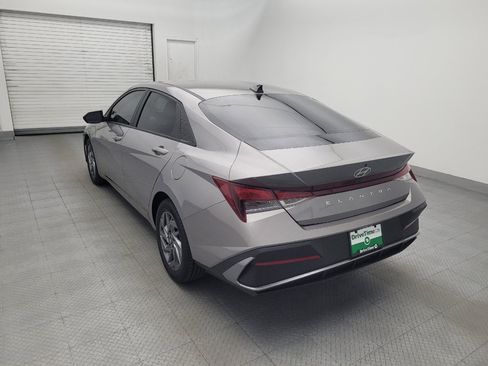 Used 2024 Hyundai Elantra SEL FWD image 5