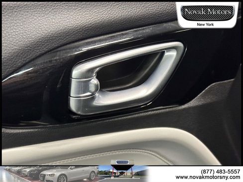 Used 2022 Jeep Compass Limited image 15