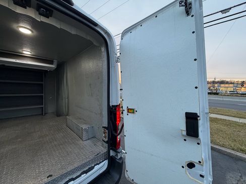 Used 2020 Ford Transit 150 Medium Roof AWD image 38