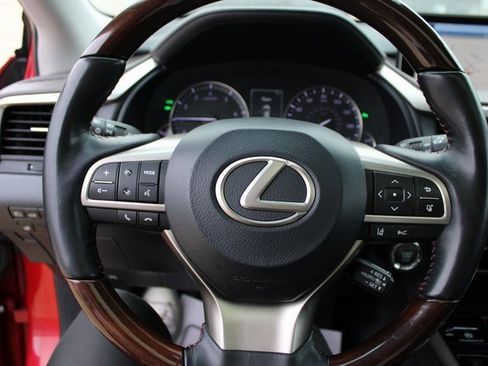 Used 2019 Lexus RX 350L Premium w/ Premium Package image 25