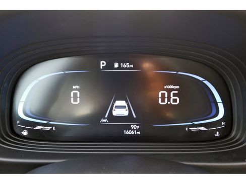 Certified 2025 Hyundai Venue SEL FWD image 17