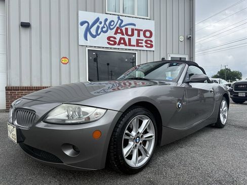 Used 2005 BMW Z4 3.0i RWD image 1
