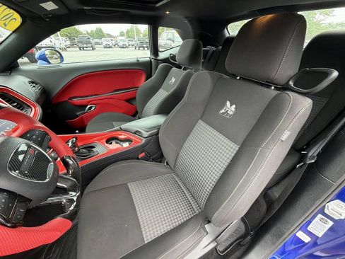 Used 2021 Dodge Challenger R/T Scat Pack RWD image 11