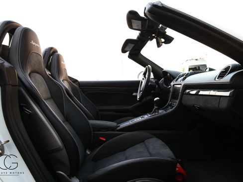 Used 2022 Porsche 718 Boxster Spyder image 37