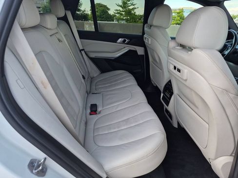 Used 2021 BMW X5 xDrive40i w/ Premium Package 3 AWD/4WD image 17