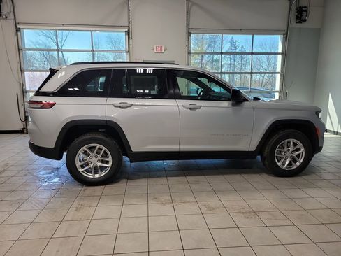 New 2026 Jeep Grand Cherokee Laredo X AWD/4WD image 4