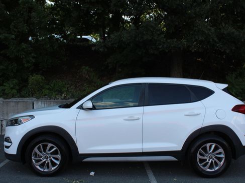 Used 2017 Hyundai Tucson SE w/ SE Popular Package 02 AWD/4WD image 6
