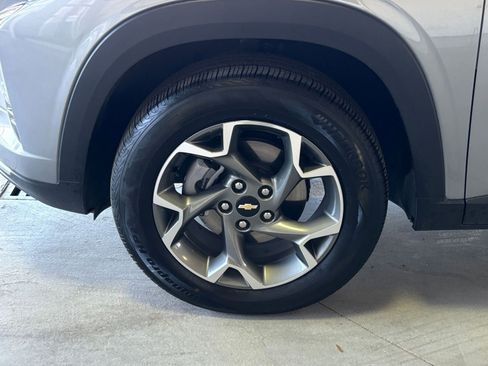 Used 2025 Chevrolet Trax LT image 34