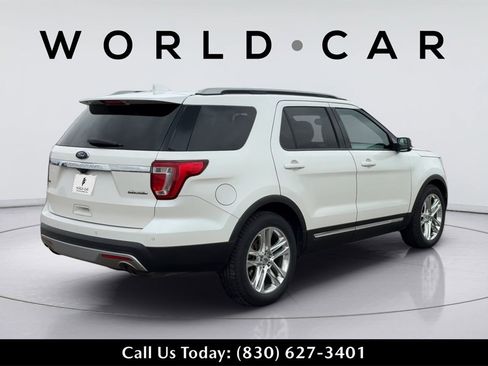 Used 2016 Ford Explorer XLT w/ Equipment Group 202A image 3