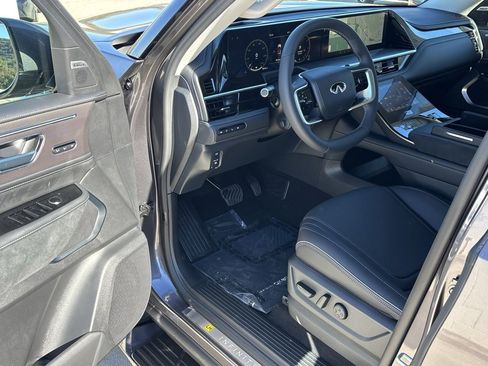 New 2026 INFINITI QX80 Luxe image 18