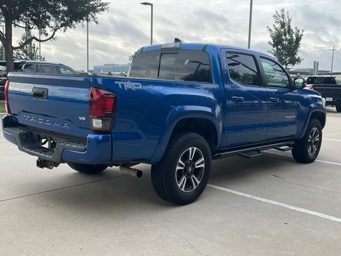 Used 2018 Toyota Tacoma TRD Sport w/ Technology Package RWD image 10