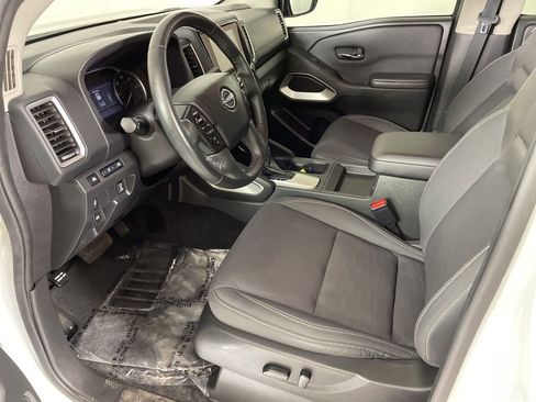 Used 2024 Nissan Frontier SV w/ SV Convenience Package image 17