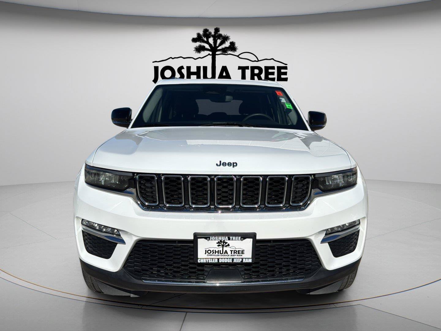 Used 2023 Jeep Grand Cherokee 4WD 4xe image 2