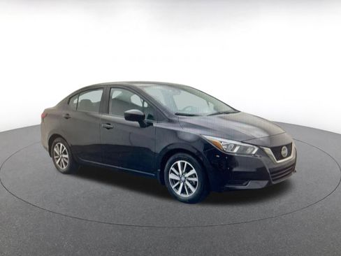 Used 2025 Nissan Versa SV image 7