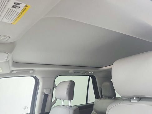 Used 2025 Ford Expedition Active RWD image 9