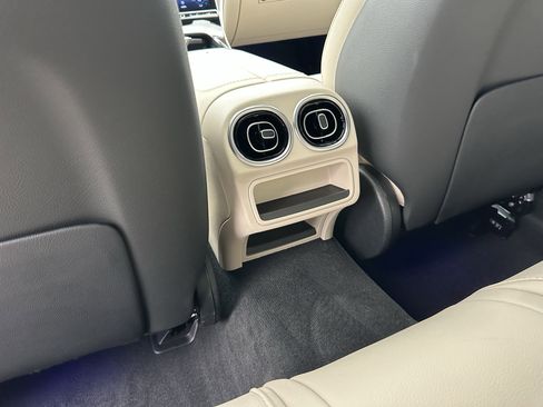 Certified 2025 Mercedes-Benz C 300 4MATIC Sedan image 27