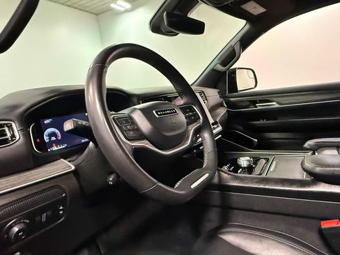 Used 2023 Jeep Wagoneer L Series II AWD/4WD image 76