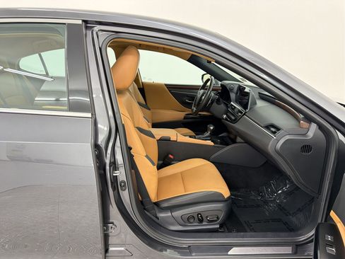 Certified 2024 Lexus ES 350 w/ Premium Package FWD image 31