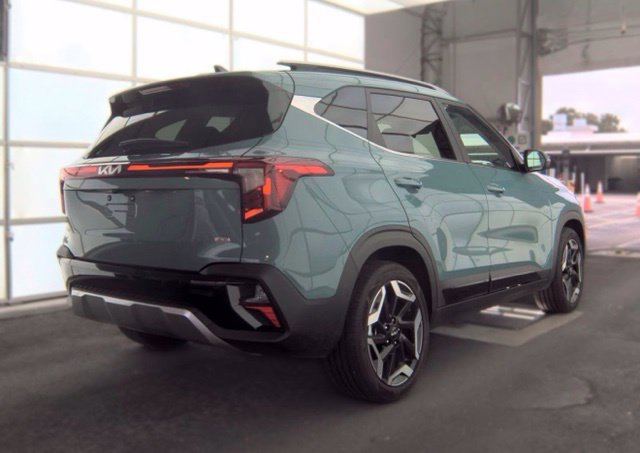 Certified 2026 Kia Seltos SX w/ SX Sunroof Package AWD/4WD image 4
