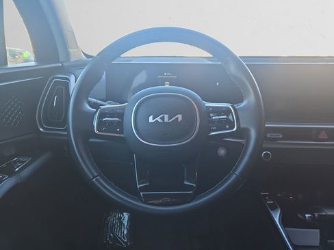 Used 2024 Kia Sorento S image 13