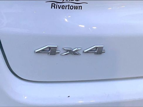 Used 2024 Jeep Compass Latitude AWD/4WD image 30
