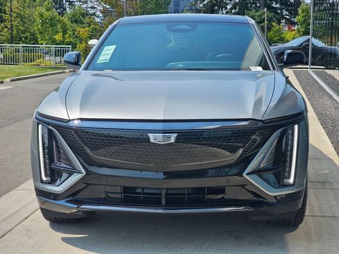 New 2026 Cadillac Lyriq Sport AWD/4WD image 8