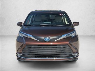Used 2021 Toyota Sienna XLE video 2