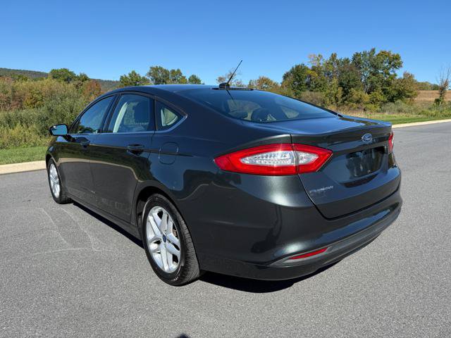 Used 2016 Ford Fusion SE FWD image 6