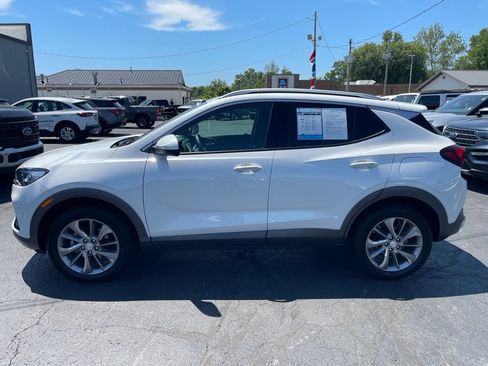 Used 2022 Buick Encore GX Essence w/ Experience Buick Package AWD/4WD image 9