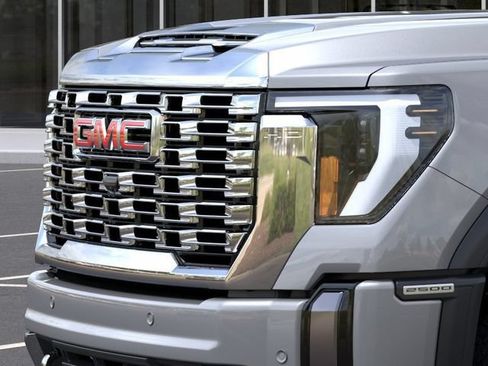 New 2026 GMC Sierra 2500 Denali w/ Denali Reserve Package AWD/4WD image 13