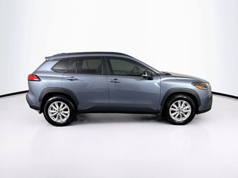 Certified 2025 Toyota Corolla Cross LE w/ Moonroof Package FWD image 10