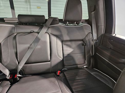 Used 2025 GMC Sierra 2500 AT4X image 14