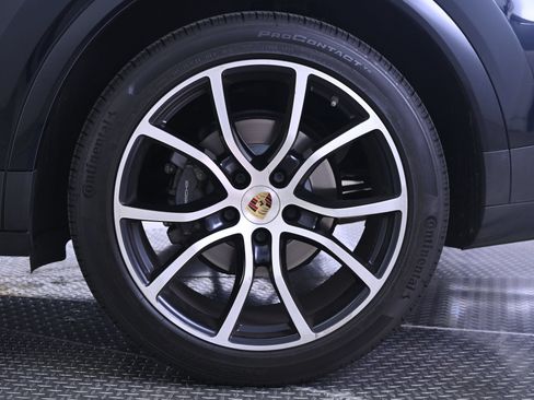 Certified 2020 Porsche Cayenne AWD/4WD image 12