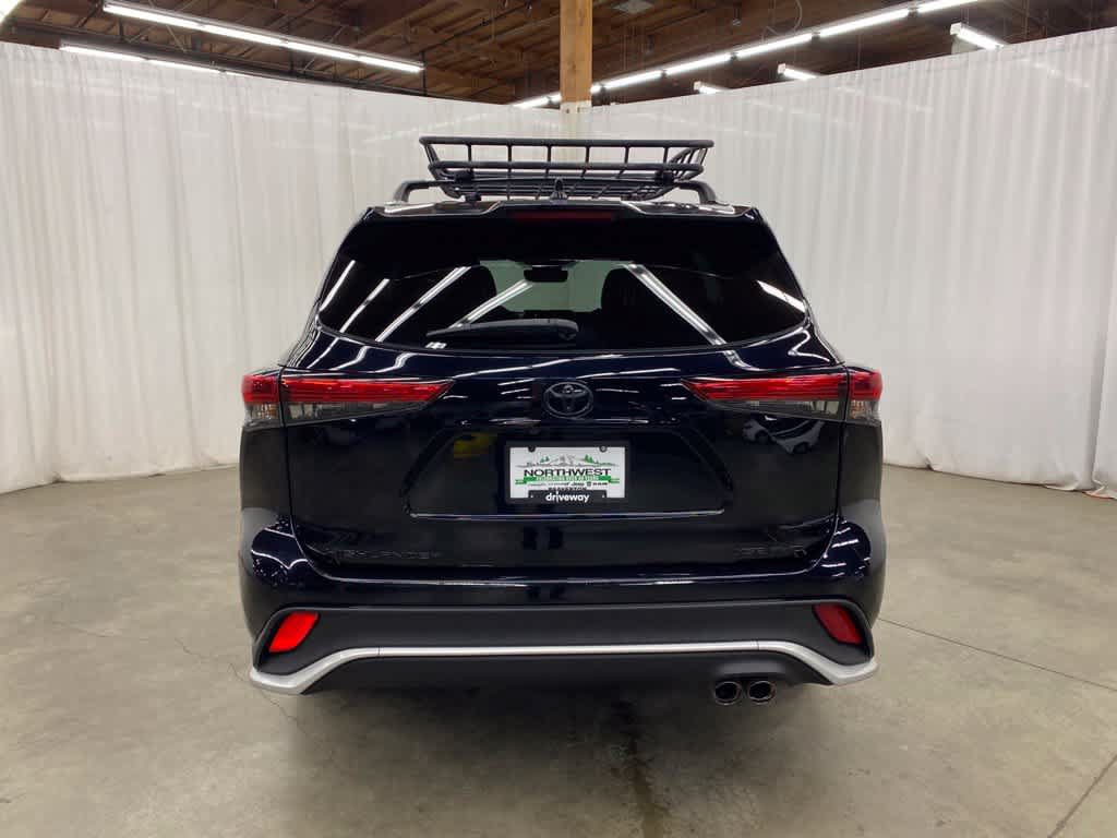 Used 2021 Toyota Highlander XSE AWD/4WD image 5