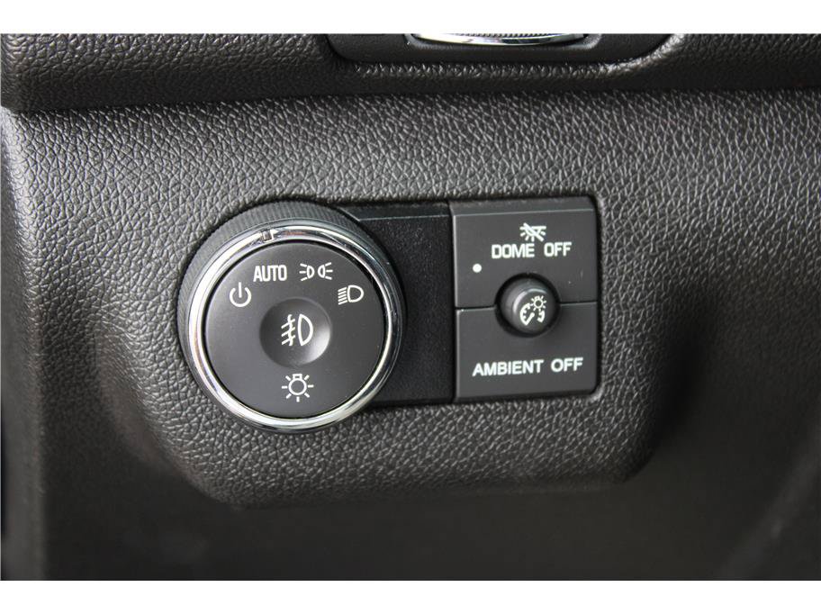 Used 2015 Chevrolet Traverse LT w/ Style and Technology Package FWD image 17