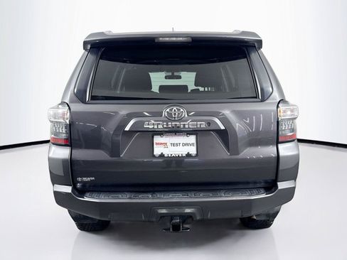 Used 2017 Toyota 4Runner SR5 AWD/4WD image 11