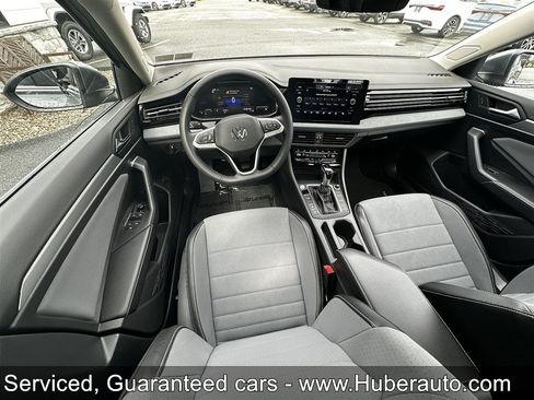 Used 2026 Volkswagen Jetta SE FWD image 14