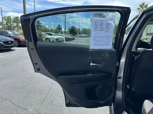 Used 2022 Honda HR-V LX image 39
