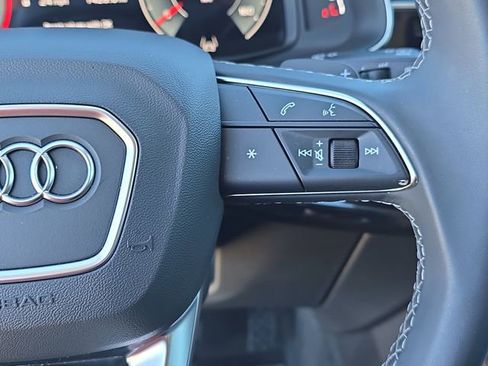 Used 2025 Audi Q8 Premium Plus image 18