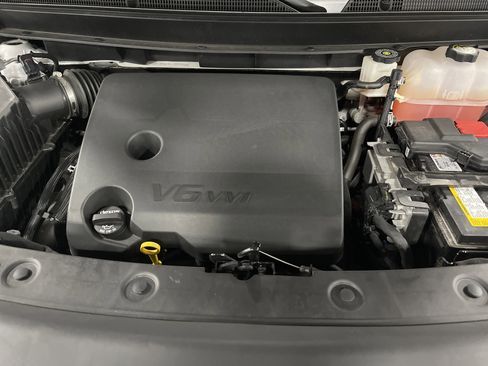 Used 2024 Buick Enclave Premium image 17