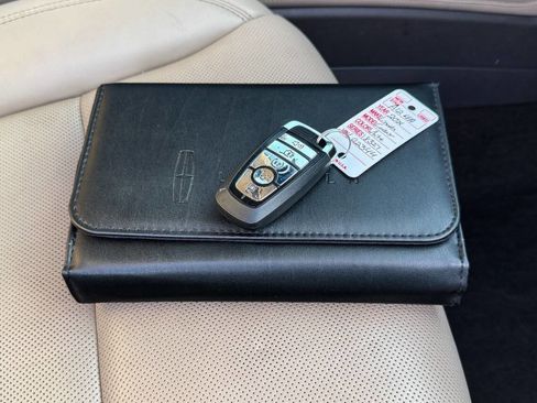 Used 2021 Lincoln Corsair AWD w/ Premium Package image 36