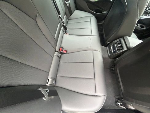 Used 2025 BMW 330i Sedan image 36