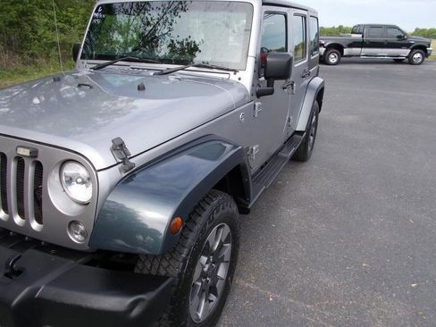 Used 2016 Jeep Wrangler Unlimited Sport image 8