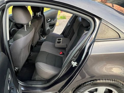 Used 2015 Chevrolet Cruze LT FWD image 13